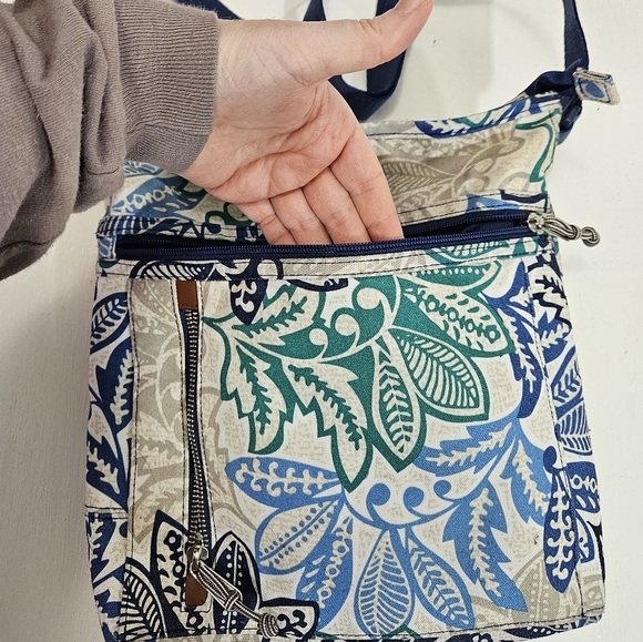 Vera Bradley floral cross body bag - Picture 6 of 12